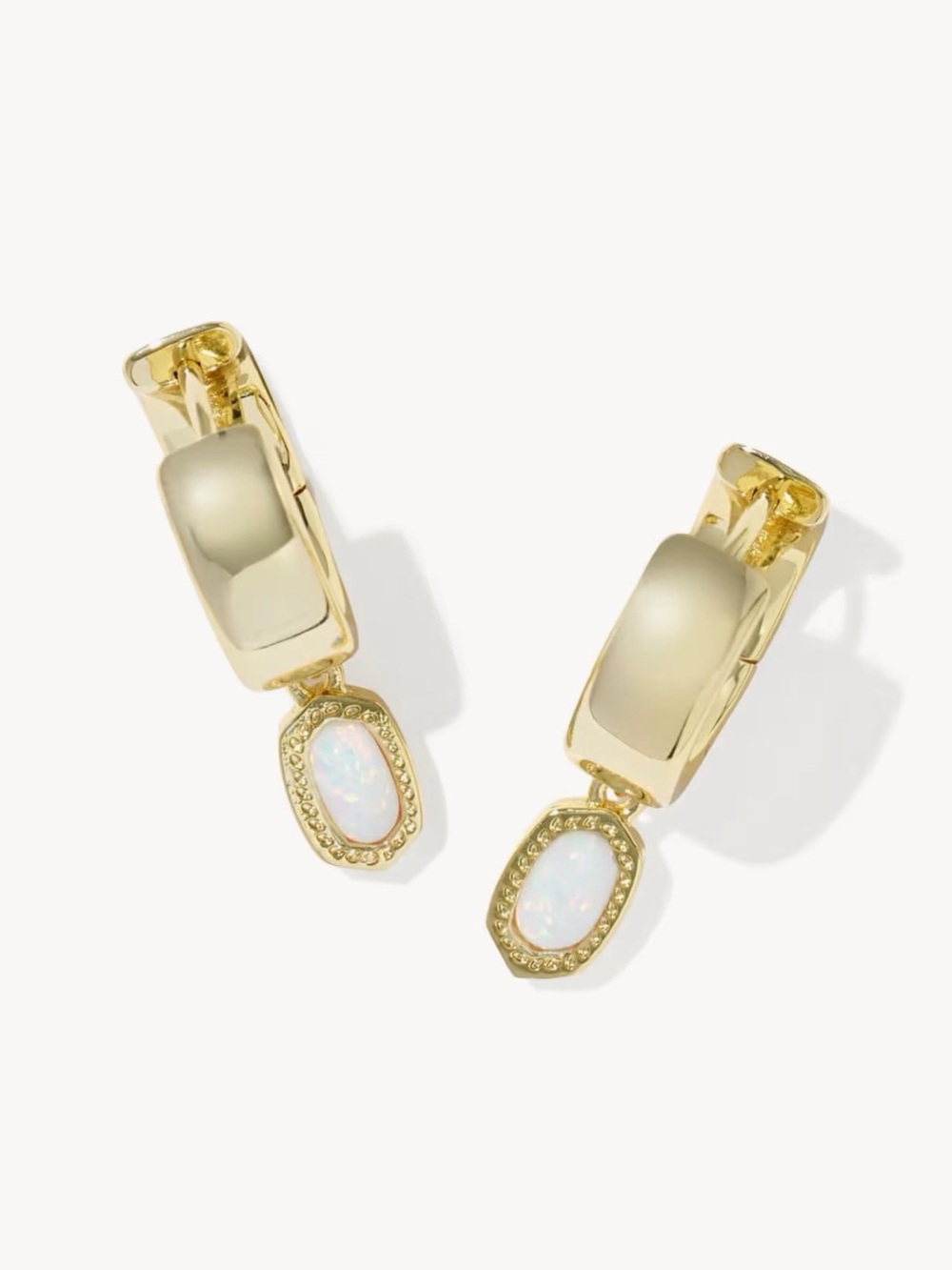 NWT Kendra Scott Mini Elle Wide Huggie earring